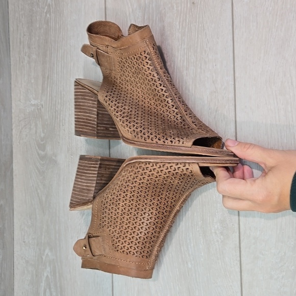 Vince Camuto Women Ankle Leather Open Toe Heels shoes sz 7M - Picture 8 of 11